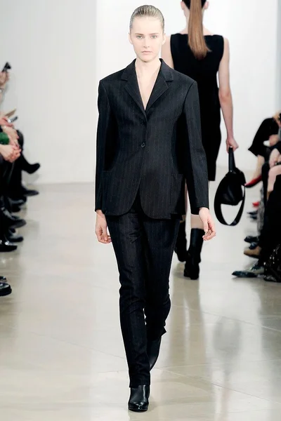 Look 11